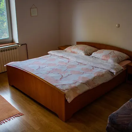 Jela Apartman Kupres (Canton 10)